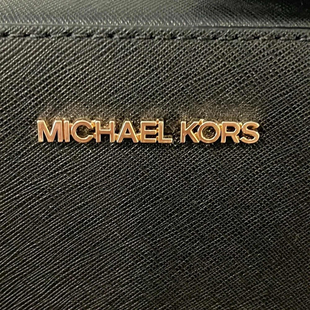 Michael Kors Jet Set Saffiano Leather Crossbody Bag in Black w Gold Hardware EUC